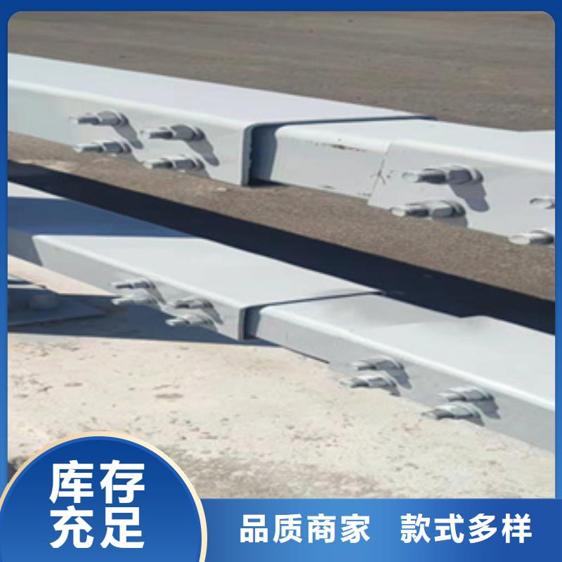 公路两侧防撞护栏仿木河道护栏批发零售